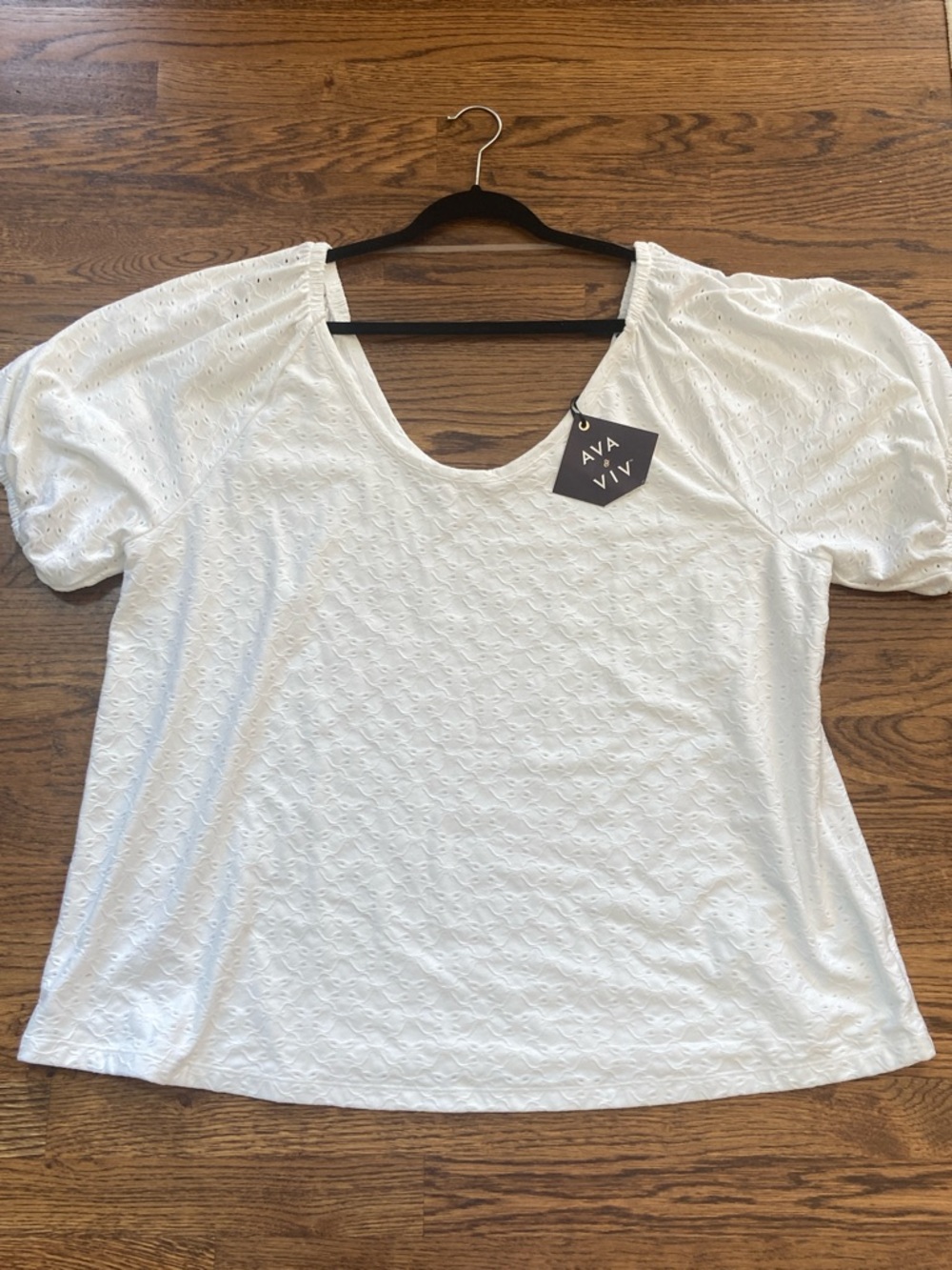 Ava & Viv White Eyelet Puff Sleeve Scoop Neck Summer Top Size 2X NWT - Picture 3 of 10